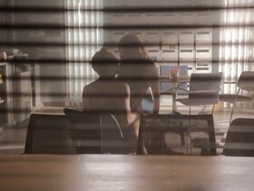 Наташа Линдинжер голая – Сэм s03e01-07 (2019) #15