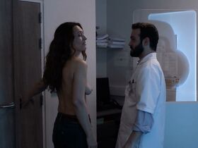 Наташа Линдинжер голая – Сэм s03e01-07 (2019) #6