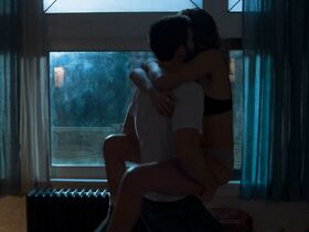 Перри Мэттфелд секси – Навстречу тьме s01e03 (2019) #6