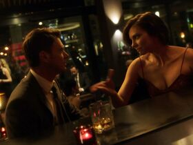 Лорен Кохэн секси – Виски Кавалер s01e01 (2019) #4