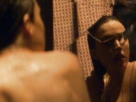 Маргарет Куолли секси – Ио (2019) #1