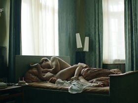 Фридерике Отт голая – Прекрасная Германия s01e01 (2019) #6