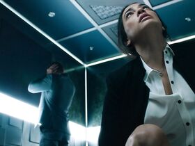 Натали Мартинес секси – Навстречу тьме s01e05 (2019) #2