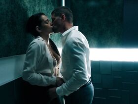 Натали Мартинес секси – Навстречу тьме s01e05 (2019) #4