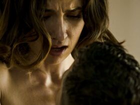 Кайли Хатчинсон голая – Ответный удар s07e08 (2019) #3