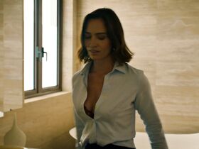 Кайли Хатчинсон голая – Ответный удар s07e08 (2019) #5