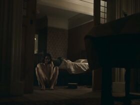 Эмма Эпплтон голая – Предатели s01e03 (2019) #6