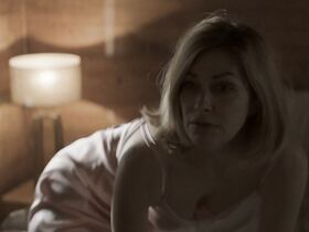 Элена Ногерра секси – Всё не так, как кажется s01e02 (2019) #3