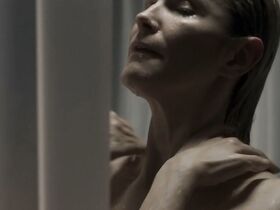 Элена Ногерра секси – Всё не так, как кажется s01e02 (2019) #6