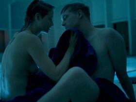 Нив Алгар голая – МатьОтецСын s01e07 (2019) #3