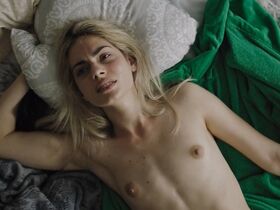 Тара Таллер голая – Успех s01e04 (2019)