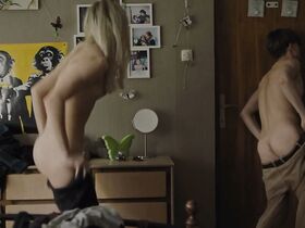 Тара Таллер голая – Успех s01e04 (2019) #8