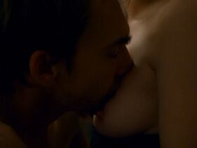 Хелен Маккрори голая – МатьОтецСын s01e02 (2019)