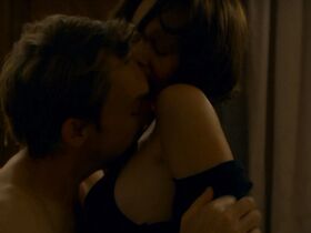 Хелен Маккрори голая – МатьОтецСын s01e02 (2019) #3