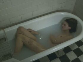 Эмма Эпплтон голая – Предатели s01e06 (2019)