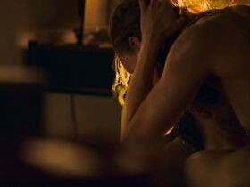 Ясемин Аллен голая – Ответный удар s07e01 (2019) #2