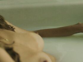 Фрэнки Шоу голая – Мамаша s02e02 (2019) #4