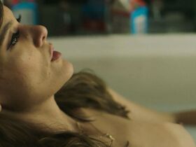 Фрэнки Шоу голая – Мамаша s02e02 (2019) #5