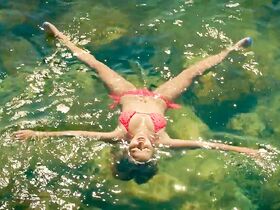 Юлия Топольницкая секси – Лови момент (2019) #2