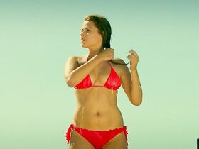 Юлия Топольницкая секси – Лови момент (2019)