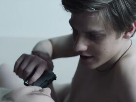 Марина Васильева голая – Мертвое озеро s01e05 (2019) #7