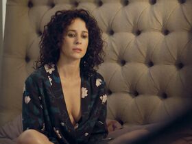 Ольга Сутулова секси – Содержанки s01e03 (2019)