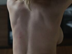 Александра Ребенок голая – Мертвое озеро s01e06 (2019) #2