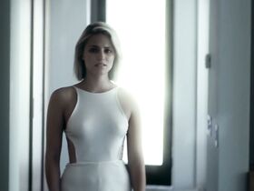 Дианна Агрон секси – Гонка со временем (2019) #6