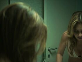 Адриана Эстевес секси – Преследование s01e01 (2018)