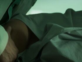 Адриана Эстевес секси – Преследование s01e01 (2018) #5