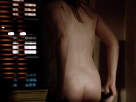 Чандра Уэст голая – Полиция Нью-Йорка s10-11 (2003) #12