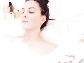 Хестер ван Дер Вивер секси – Run, Hide, Die (2015)