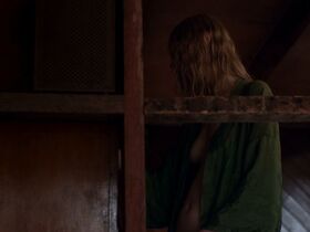 Элизабет Дебики голая – Дыхание (2017) #10