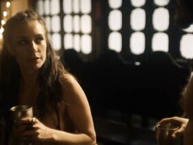 Марцела Мартинкова голая – Осаждённые s02e01-05 (2018) #6