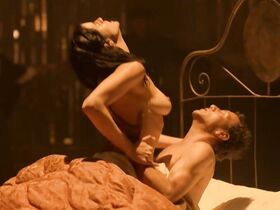 Миранда Гас голая – Laia (2016)