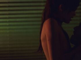 Стэйси Мартин голая – Рози (2018) #9