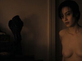 Сара Гадон голая – Октавио мёртв! (2018) #7