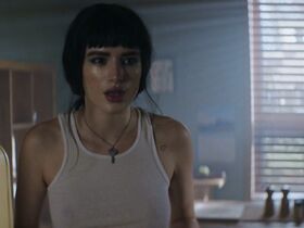 Белла Торн секси – Ремнант: Всё ещё вижу тебя (2018)