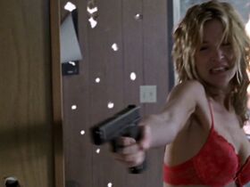 Эшли Скотт секси – Широко шагая (2004) #6