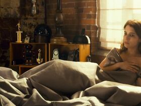 Эмма Робертс секси – Маленькая Италия (2018) #4