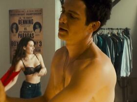 Эмма Робертс секси – Маленькая Италия (2018) #6