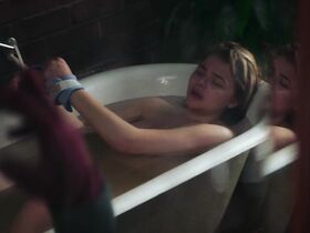 Хлоя Грейс Морец голая – В объятиях лжи (2018) #1