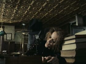 Дарлэнн Флюгел секси – Однажды в Америке (1984)