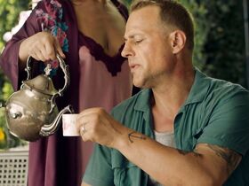 Нихан Гар голая – Коллекторы (2018) #2