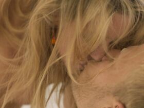 Сара Йорт Дитлевсен голая – Идеальные места s01e05 (2018) #3