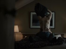 Мэдди Хассон секси – Влечение s01e06 (2018) #2