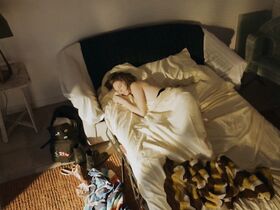 Линдси Бёрдж голая – Кружевной кратер (2015) #5