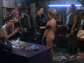 Хелена Куинтон голая – Класс 1984 (1982) #5