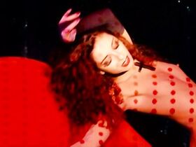 Мод Уайлер голая – Выпить море (2011) #2