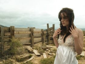 Лорен Эшли Картер голая – Имитация девушки (2017) #2